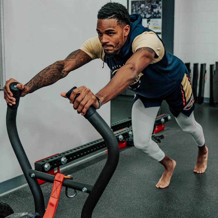 开云体育app下载-至今还未复出！德章泰·穆雷晒训练照：2026年！冲呀！