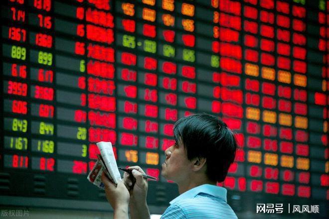 体育娱乐-深夜利空，白银龙头巨亏6亿，105个龙头暴雷，56股利润降幅100%