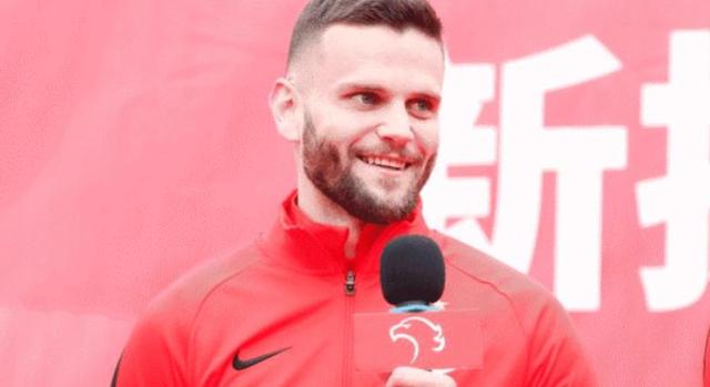 开云体育app下载-海港新援后卫：中超有很多优秀前锋 但有信心防住